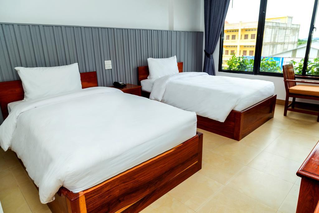 Ly Heng Chhay Hotel Paôy Pêt Esterno foto