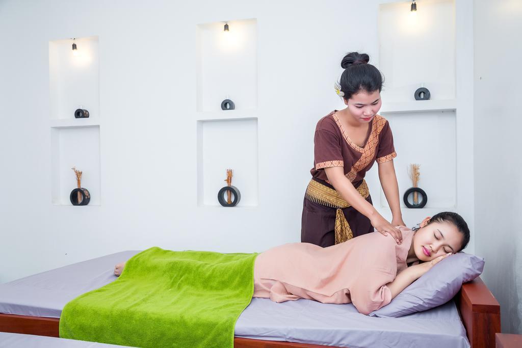 Ly Heng Chhay Hotel Paôy Pêt Esterno foto